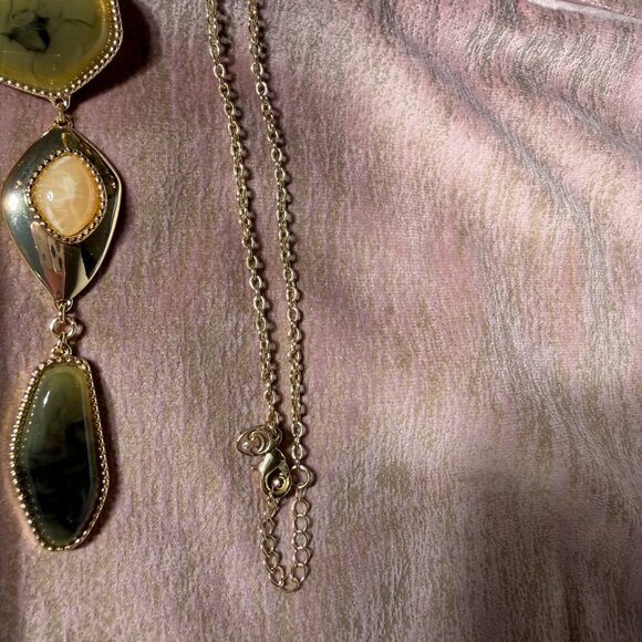 Natural Agate Stones • Gold-Tone Chain • Long Pendant Necklace • Boho Statement - Picture 7 of 7